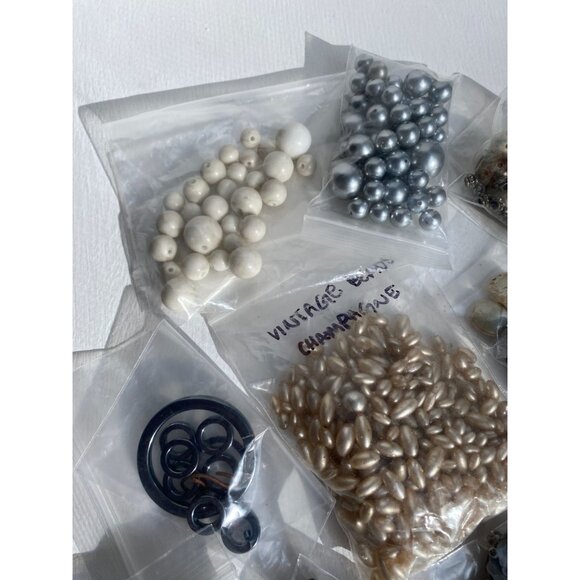 Mixed bead Lot Multiple Colors, Sizes, Stone, Acrylic, Crystal, Metal L#2 - Picture 2 of 5